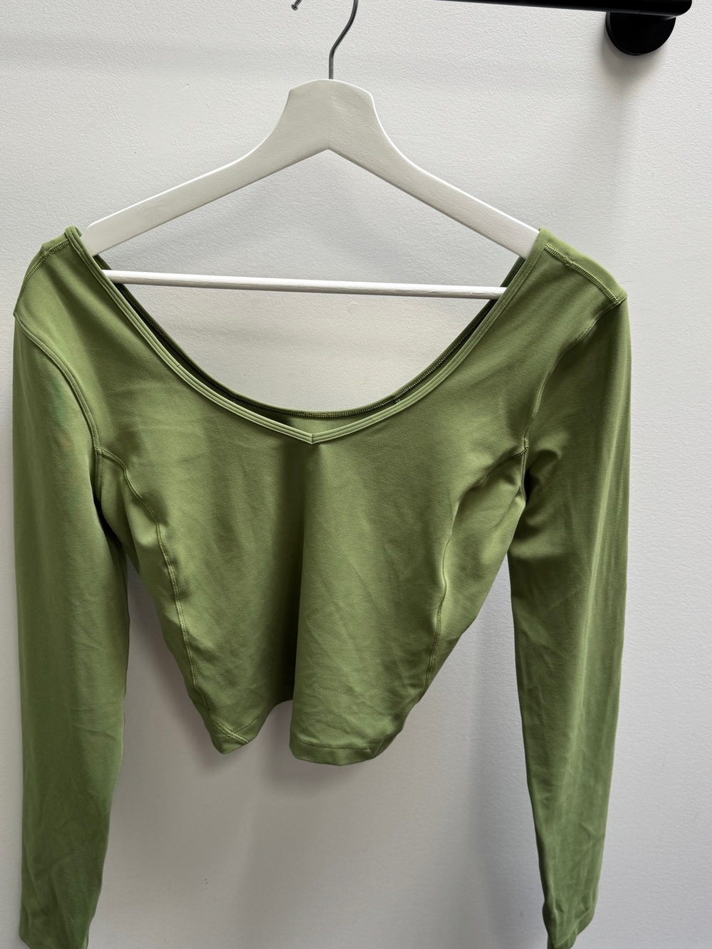 lululemon athletica Green Foliage  Long-Sleeve V-Neck Crop Top - Picture 2 of 4